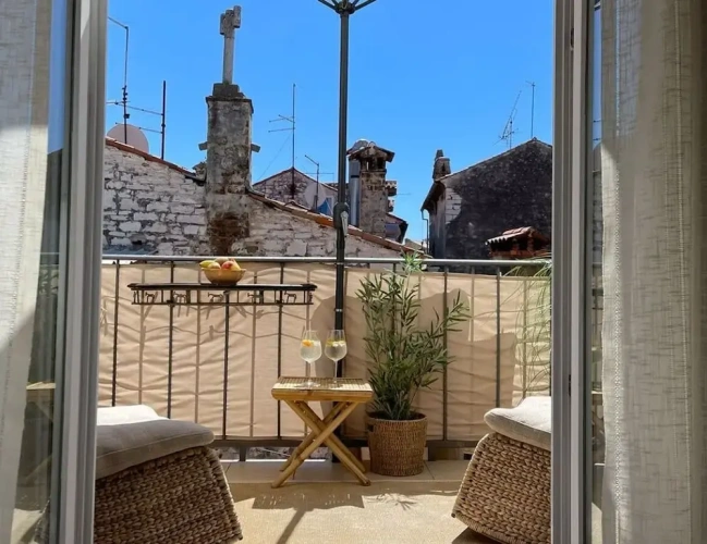 1 Bedroom Apartment with balcony