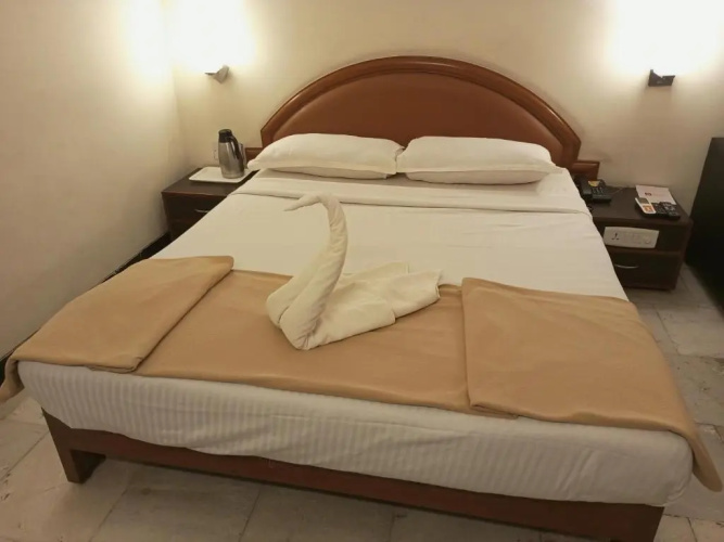 Senthil Residency
