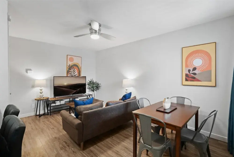 Stylish 1BR Near UT Highland Evonify