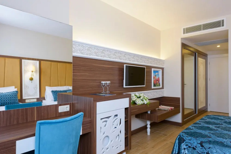 Albahir Deluxe Hotel