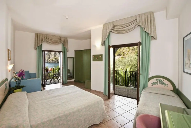 Standard Quadruple room