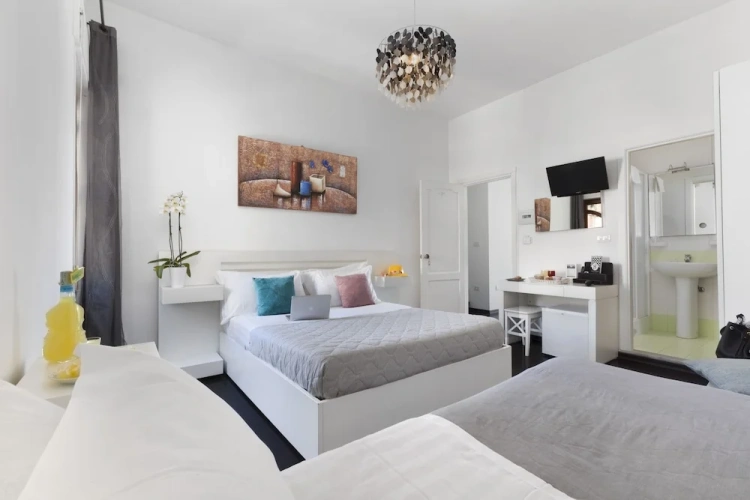 Standard Triple room with balcony
