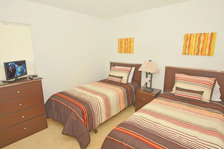 153CORD Orange Sky 4 Br home by RedAwning