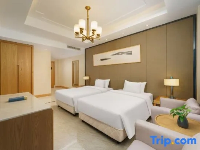 Deluxe Family Suite