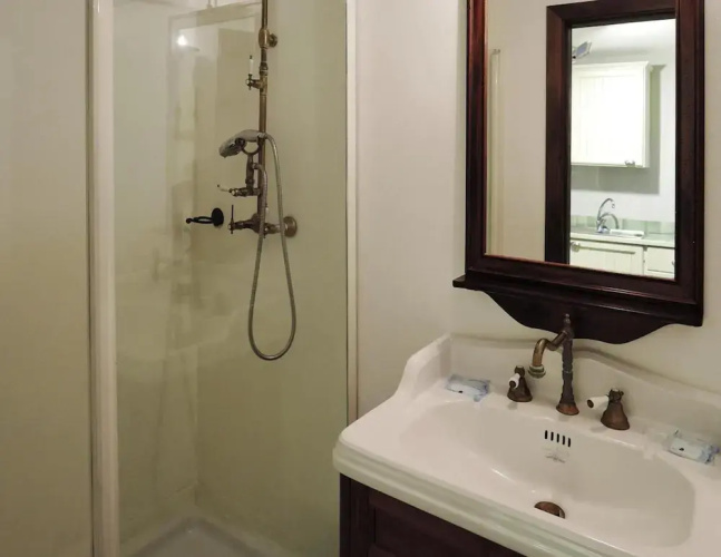 Apartment in Vinci With Pool & Wellness