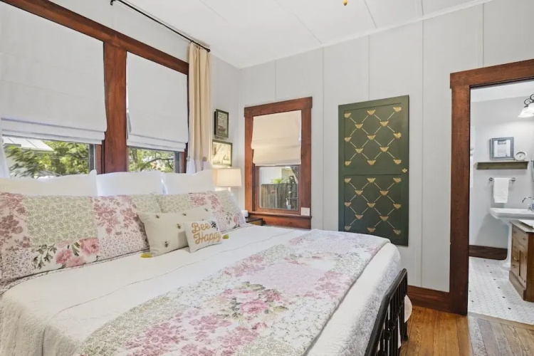 1929 Craftsman Charmer 2 Bedroom Home