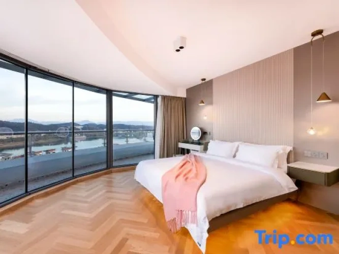 2 Bedrooms Suite