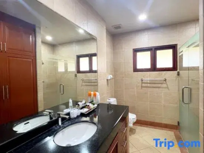 Luxury 3-bedroom villa with big pool in Rawai