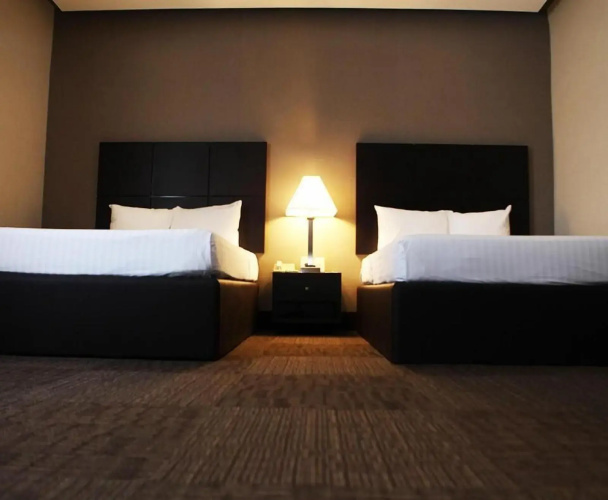 Everest Hotel