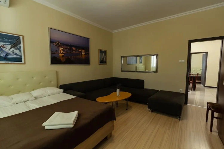 3 Bedrooms Family Apartment