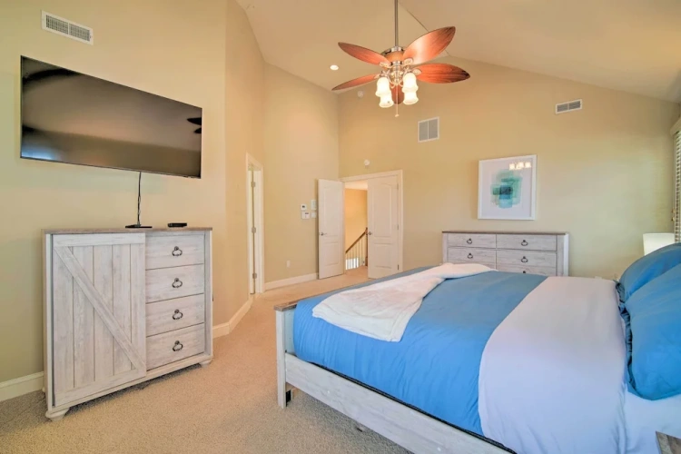 5 Bedrooms Cottage