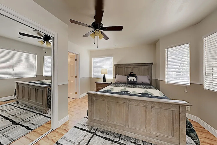 Tree-top Getaway W/ Forested Views & Elevated Deck 3 Bedroom Home