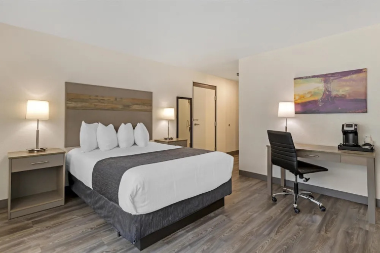 Executive Residency By Best Western Waterloo & Cedar Falls