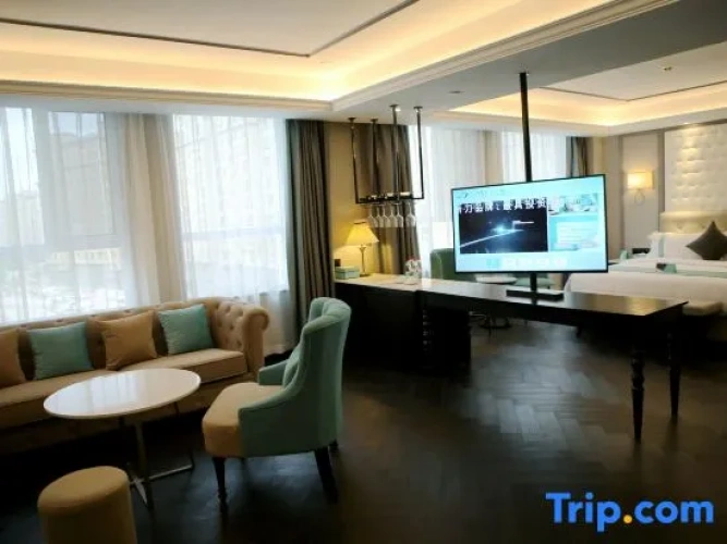 Deluxe Suite