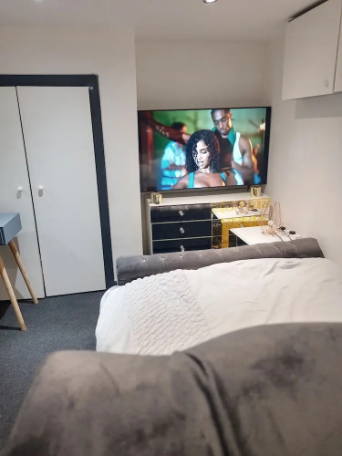 Beautiful En-suite Studio in Leeds -lower Floor