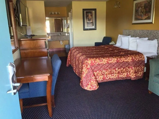 Deluxe Motel