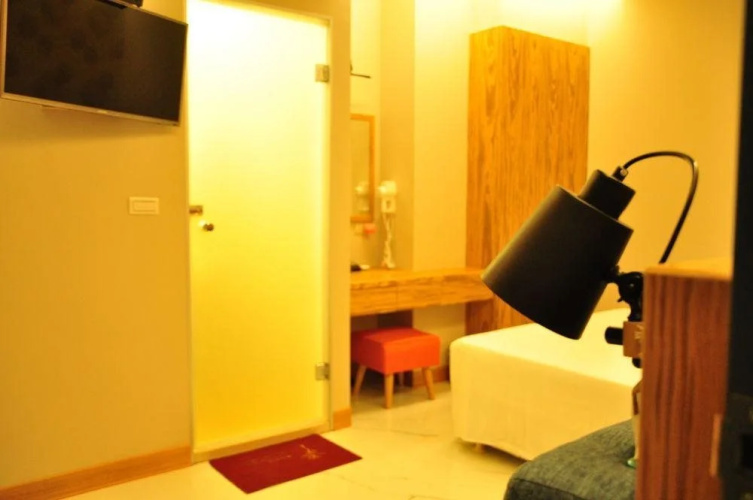 H Hotel