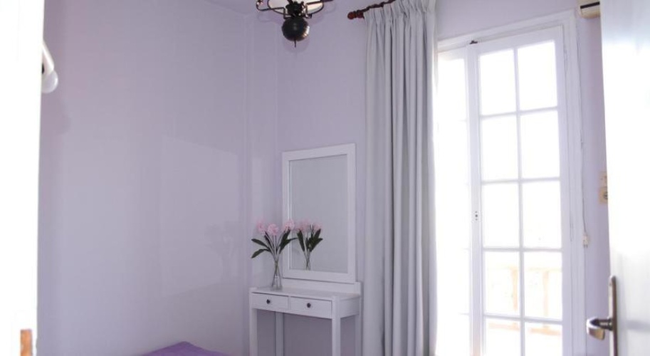 Standard Triple room with sea view