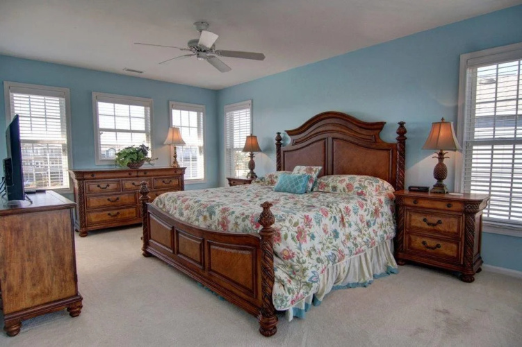 Victoria 3 Br Home By Redawning