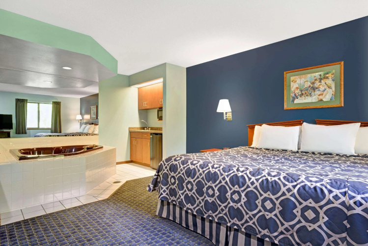 River Hill Inn & Suites