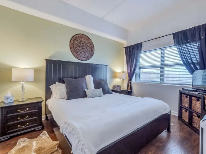 Uhost AI 2BR Condo w Balcony Great Views