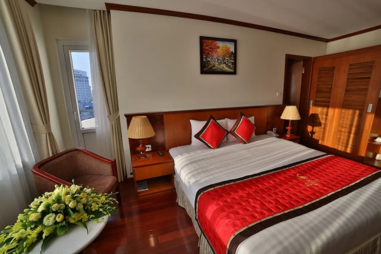 Sunny Hotel
