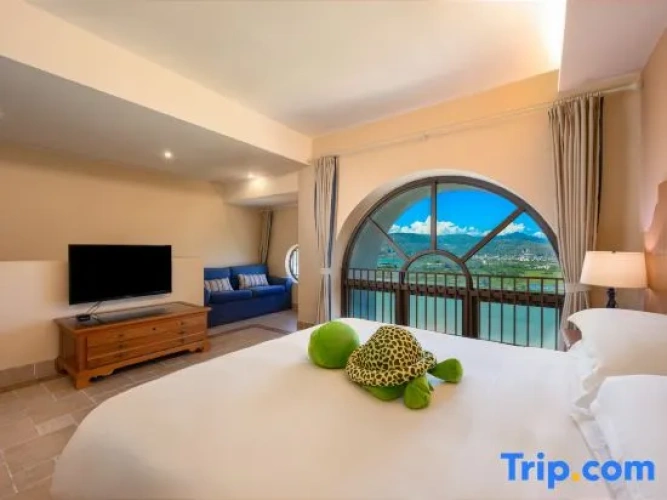 3 Bedrooms Family Duplex Suite with view