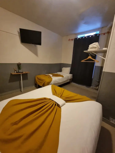 Aboukir Hotel