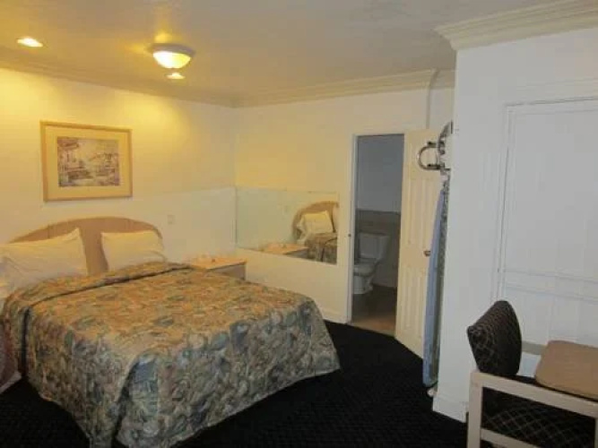 Apache Inn