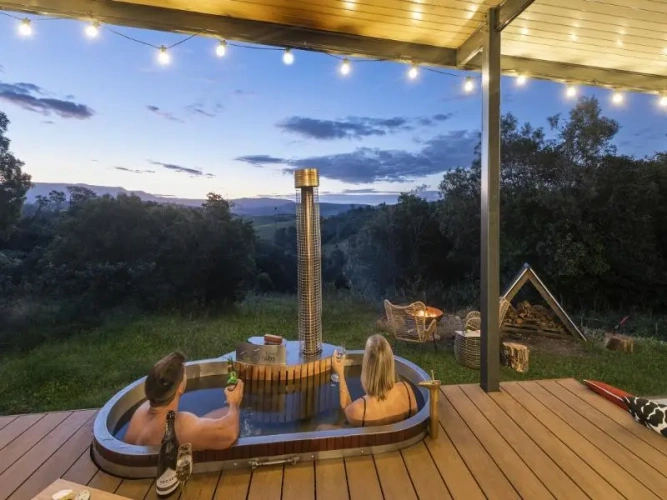 Tent with balcony and with garden view