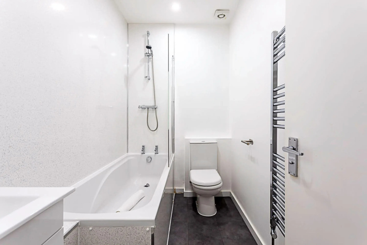 Refurbished St.johns Hill Apartment
