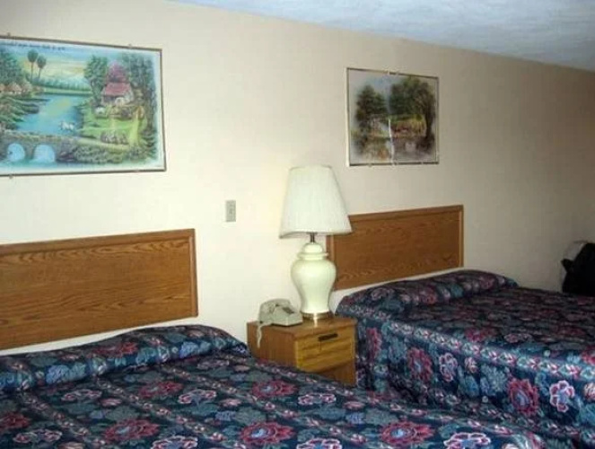 Knotty Pine Motel