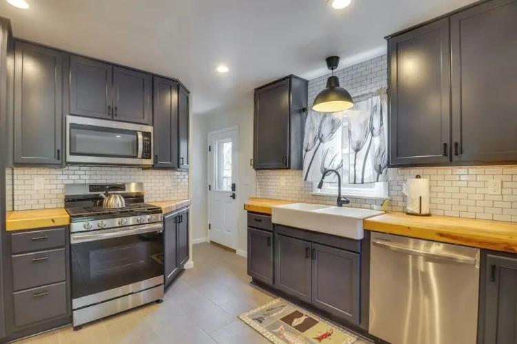 4 Bedrooms Cottage