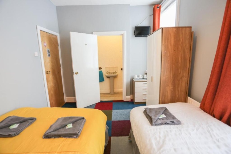 Economy Triple room