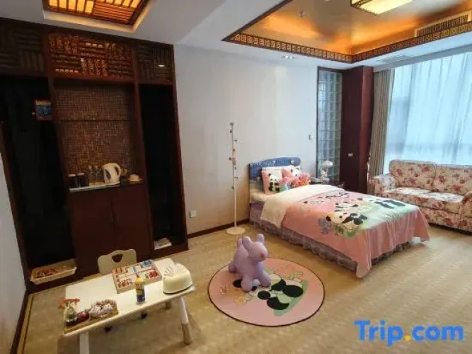 Deluxe Family Suite
