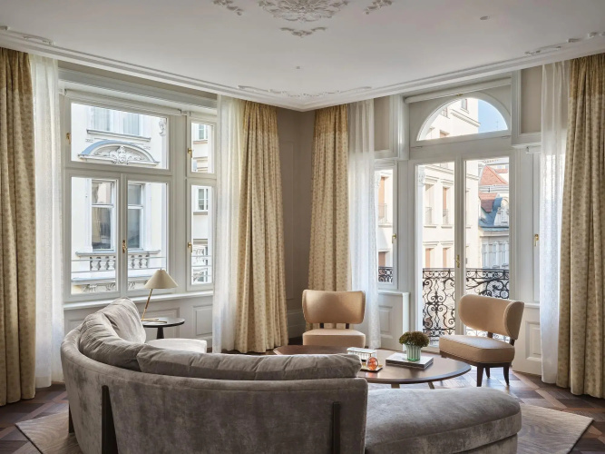 Rosewood Vienna