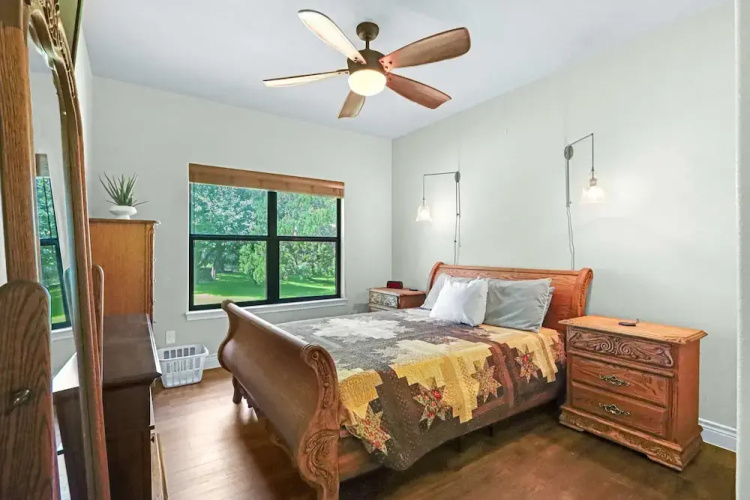 Beautiful Lakefront Cabin Something For Everyone
