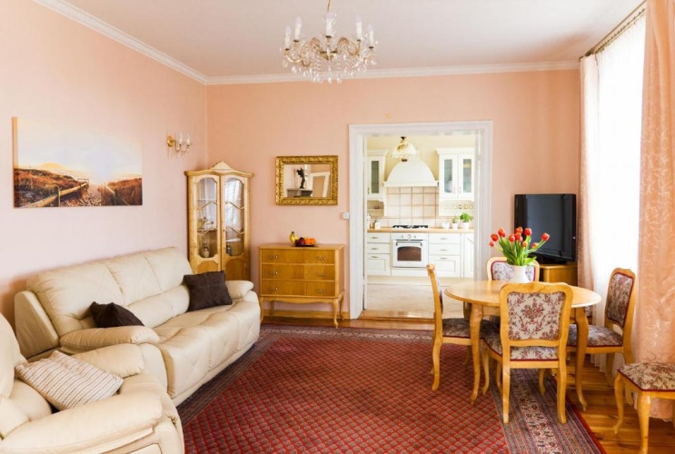 2 Bedrooms Apartment