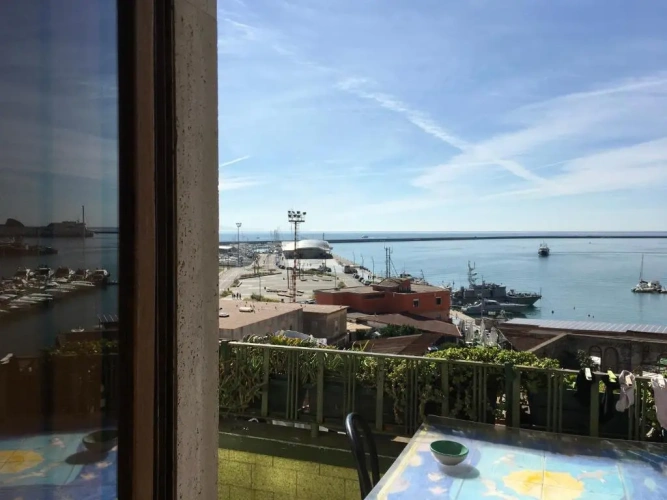 Standard Triple room with view
