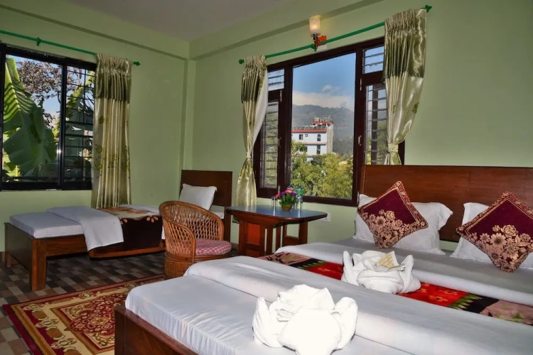 Standard Triple room with balcony