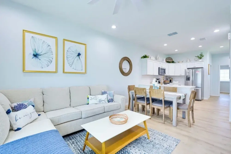 3 Bedrooms Apartment
