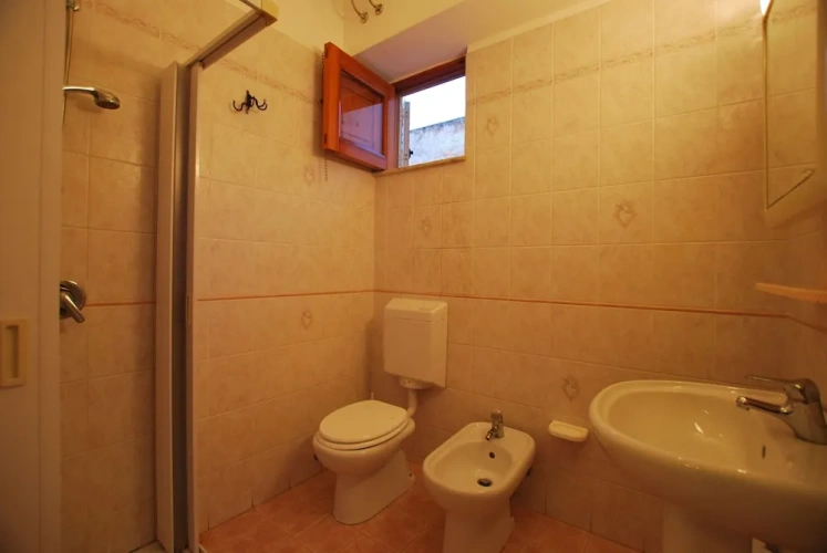 3 Bedrooms Sextuple Apartment