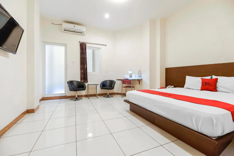 RedDoorz Plus @ Karebosi Area 2