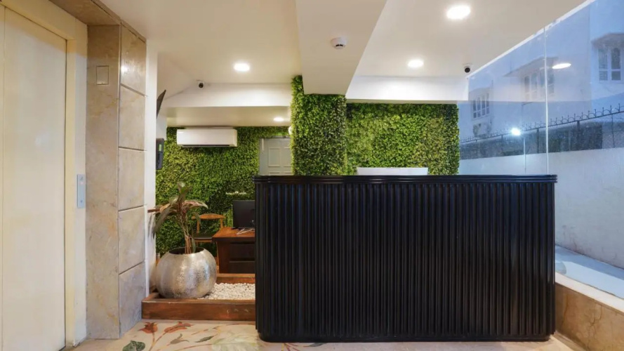 Uptown Hotel