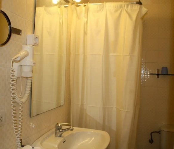 1 Bedroom Basement Studio
