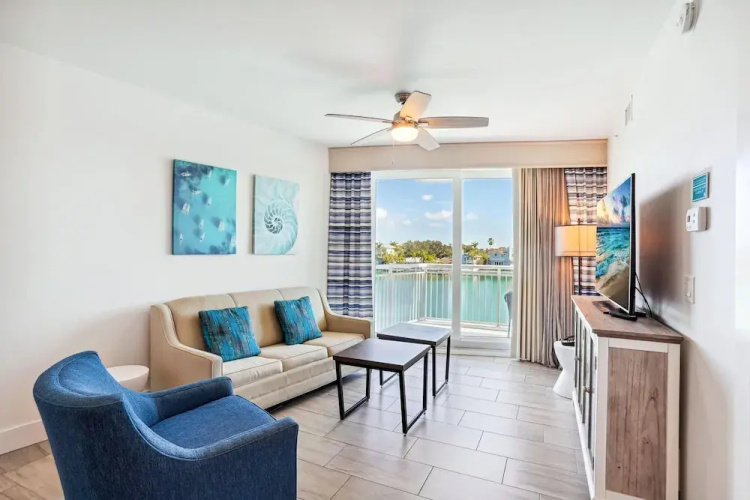 Oceana 301 East