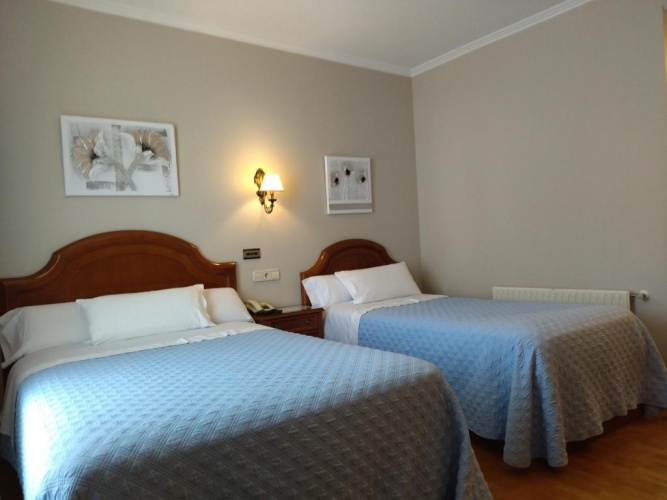 Standard Triple room with balcony
