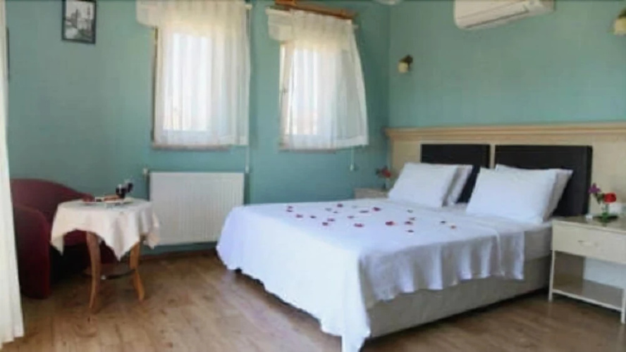 Cunda Edina Otel