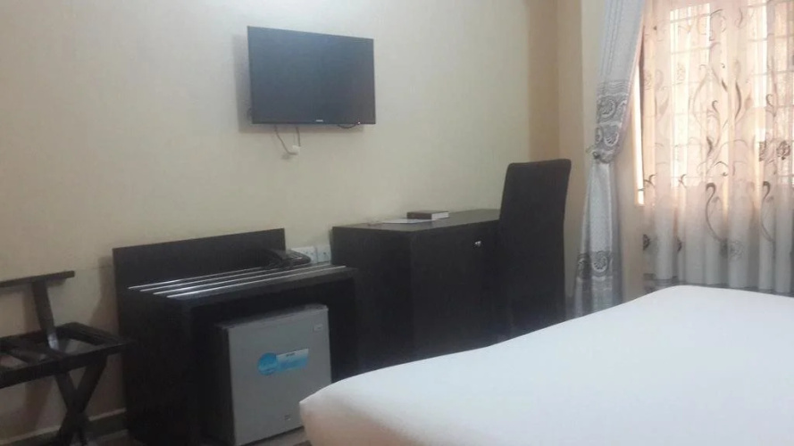 Pine Crest Exclusive Hotel & suite