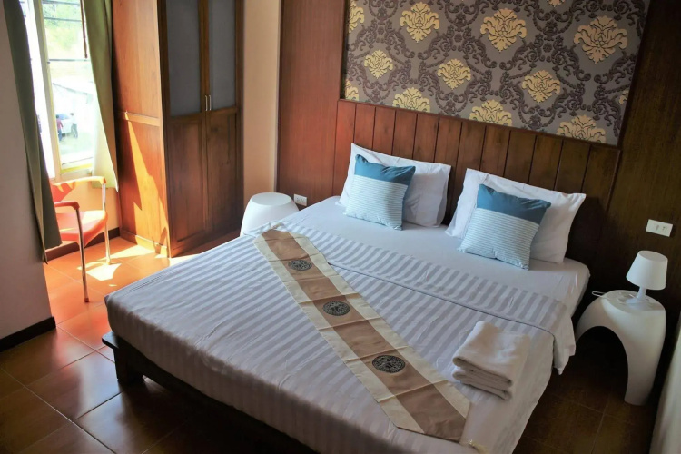 Phuket IYH Express Hostel